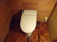 落ち着きある和風のトイレー最新タンクレストイレにお取替え 落ち着きある和風のトイレー最新タンクレストイレにお取替え